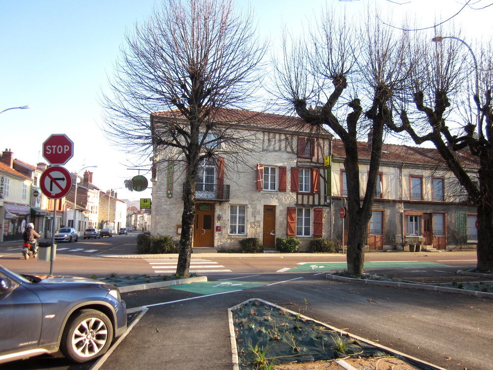 Logis Le Saint Nicolas Bar-sur-Aube Exterior foto